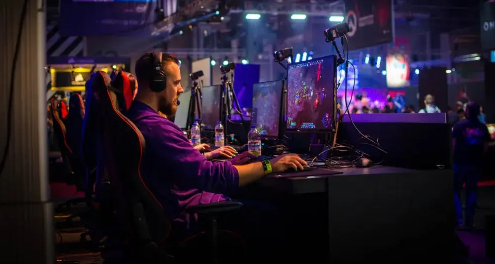E-sport szaleństwem emocji. Rywalizacja i adrenalina na maksa.