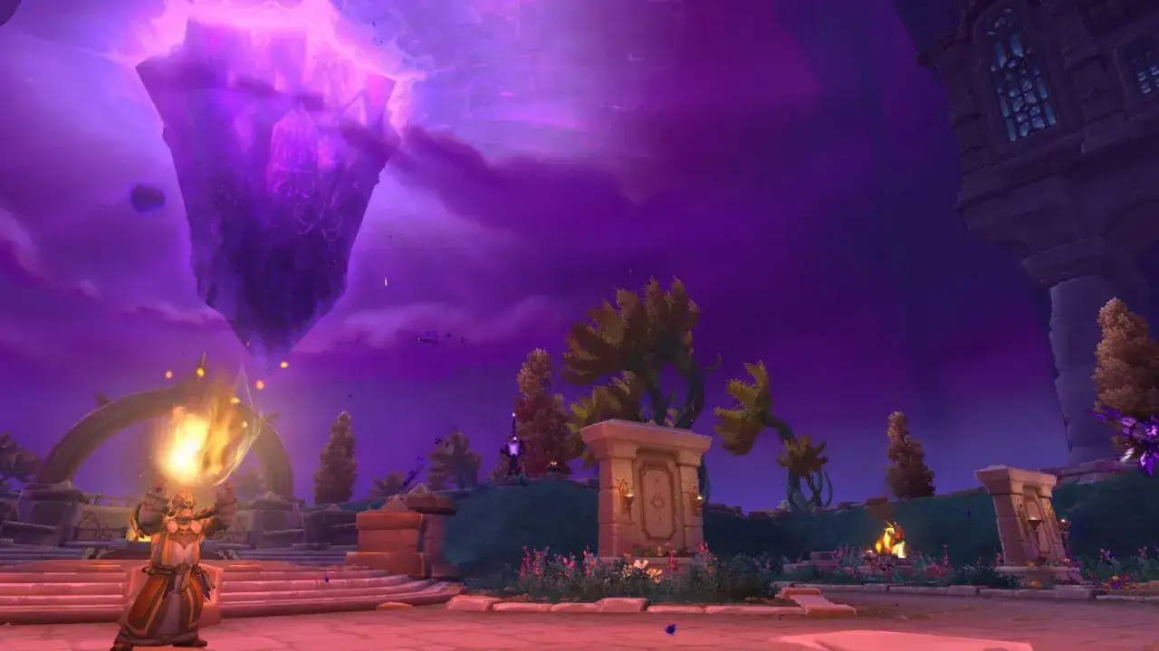 Magiczna kraina z Warcraft, gdzie unosząca się fioletowa skała rzuca cień na postać rzucającą zaklęcie.
